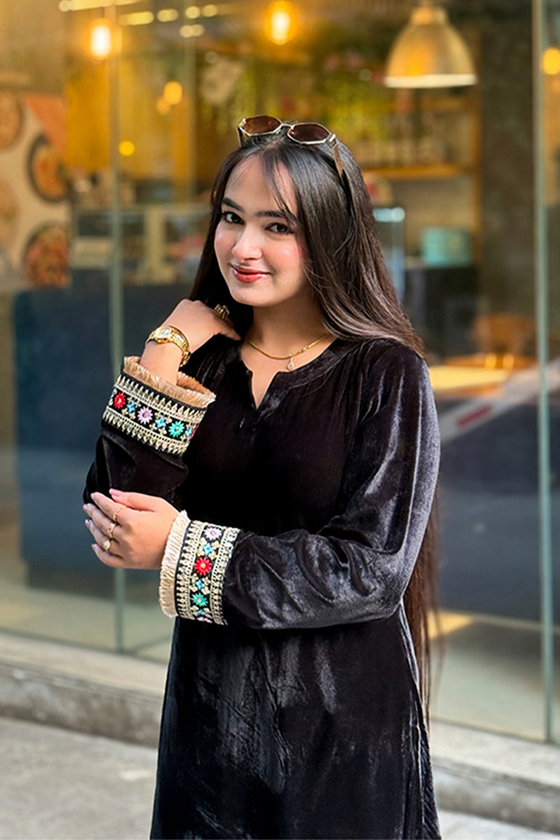 Zari Midnight Kurti 1225 000457